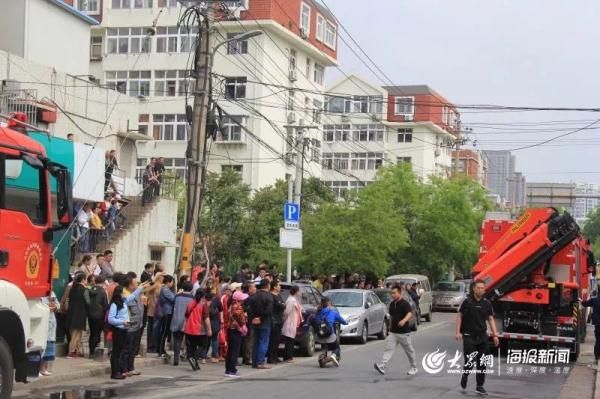 突發(fā)！青島一居民樓發(fā)生爆燃！已造1人死亡，7人受傷！3公里外有震感…