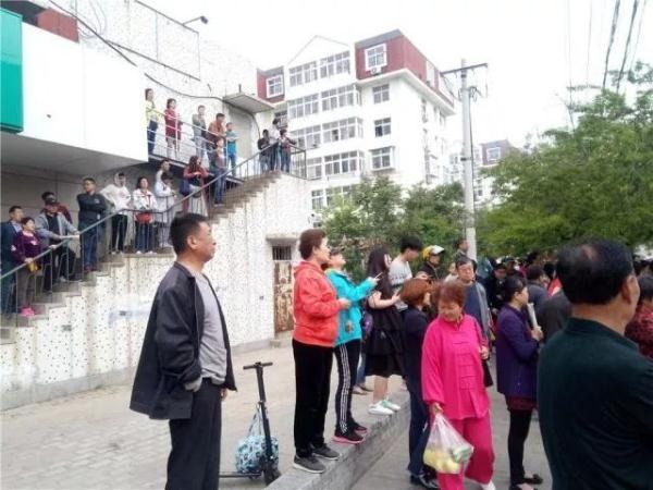 突發(fā)！青島一居民樓發(fā)生爆燃！已造1人死亡，7人受傷！3公里外有震感…