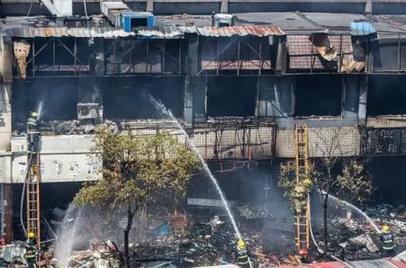 煤氣罐有沒忘關(guān)閥門？ 爆燃事故給餐館沉重警示