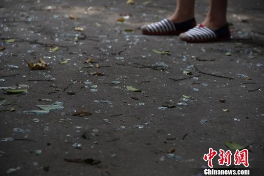 圖為煤氣爆燃民房。 朱柳融 攝